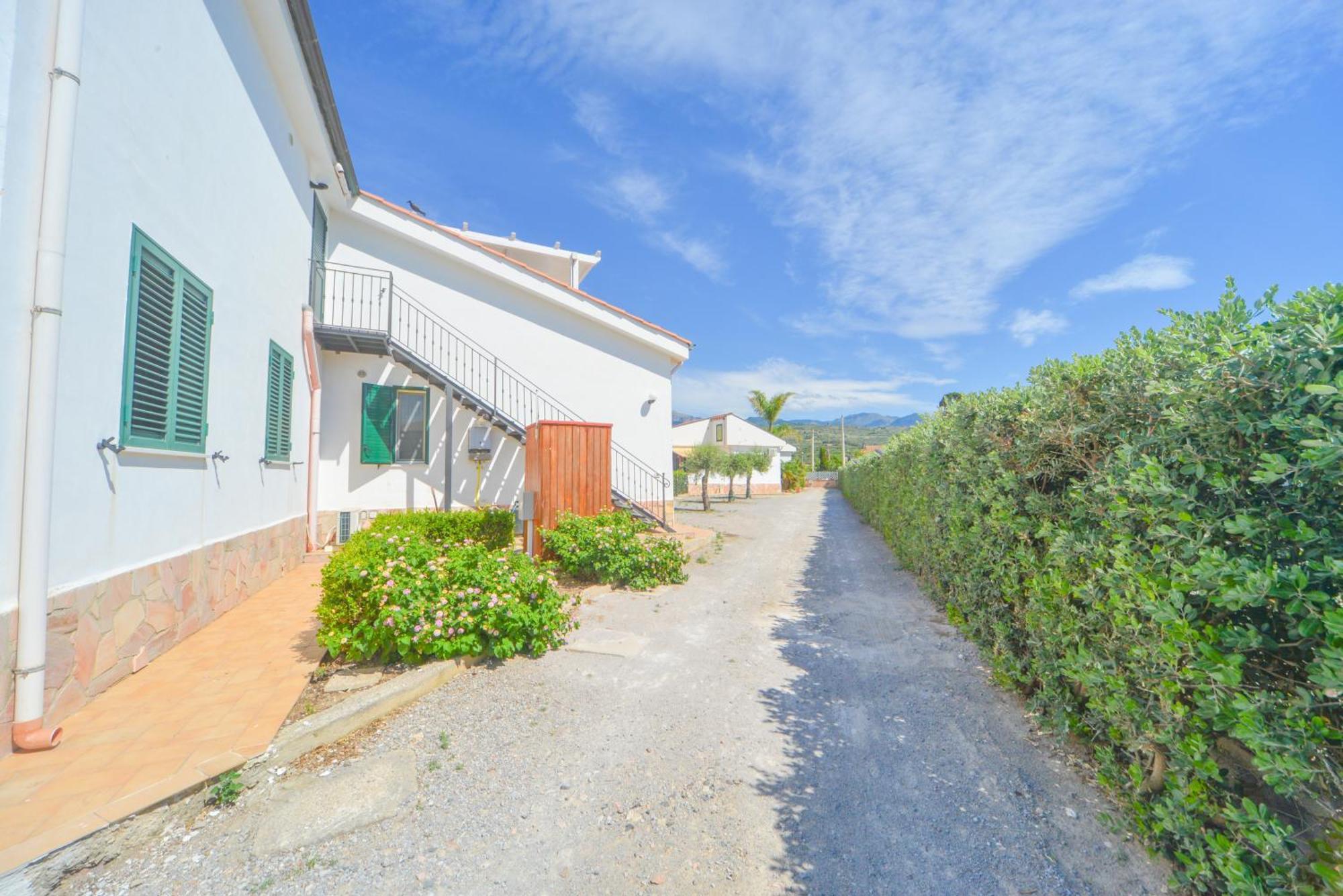 Case Vacanze Mare Nostrum - Villas In Front Of The Beach With Pool Campofelice Di Roccella Exterior foto