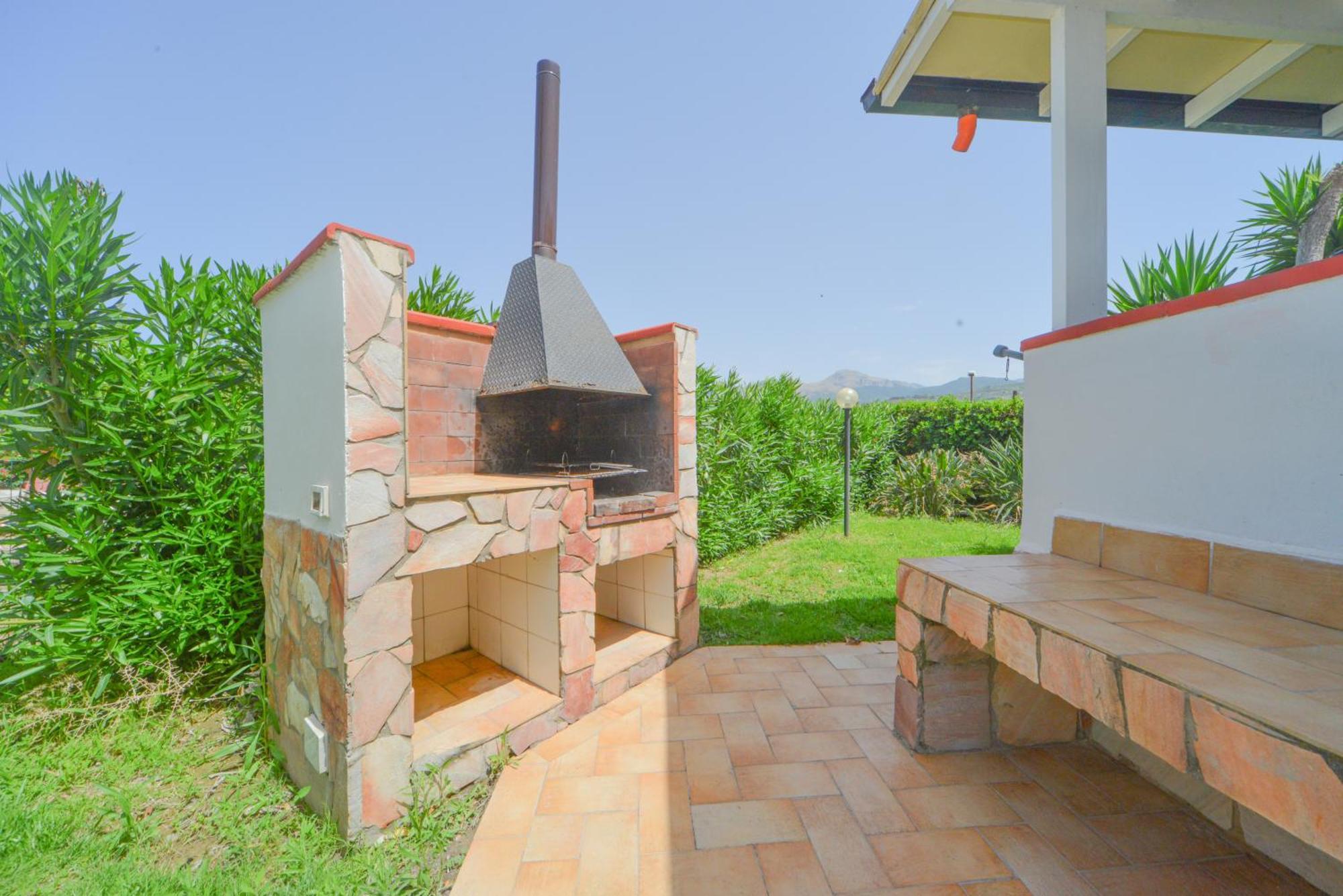 Case Vacanze Mare Nostrum - Villas In Front Of The Beach With Pool Campofelice Di Roccella Exterior foto