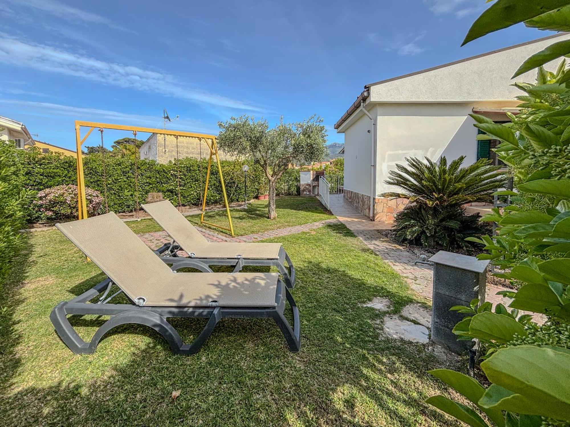 Case Vacanze Mare Nostrum - Villas In Front Of The Beach With Pool Campofelice Di Roccella Exterior foto